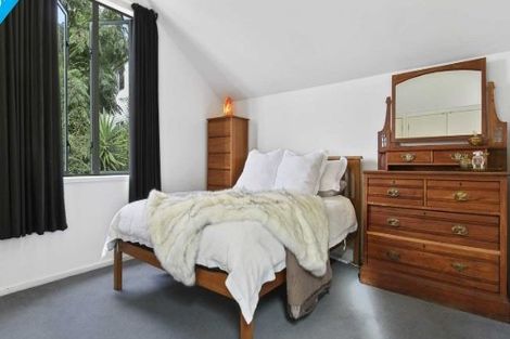 Photo of property in 2/206 Albany Highway, Schnapper Rock, Auckland, 0632