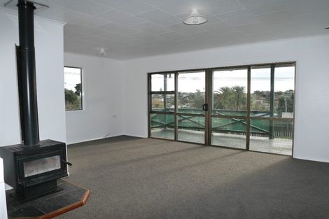 Photo of property in 122 Matai Road, Raumati South, Paraparaumu, 5032