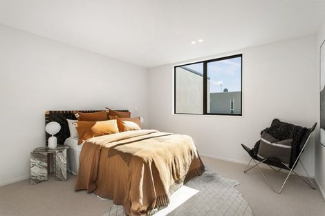 Photo of property in 37 Office Road, Merivale, Christchurch, 8014