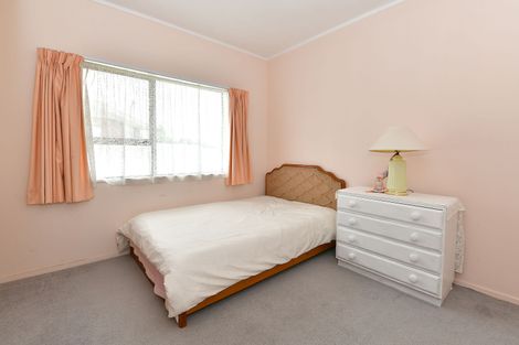 Photo of property in 27 Maygrove Drive, Orewa, 0931