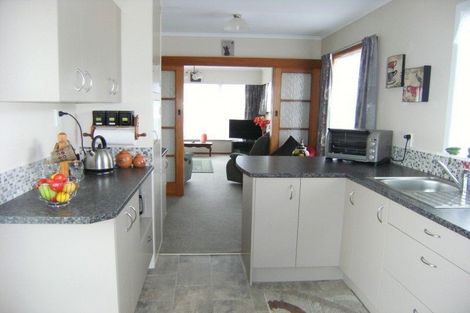 Photo of property in 55 Queenwood Road, Levin, 5510