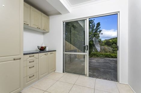 Photo of property in 20 Finn Place, Totara Vale, Auckland, 0629