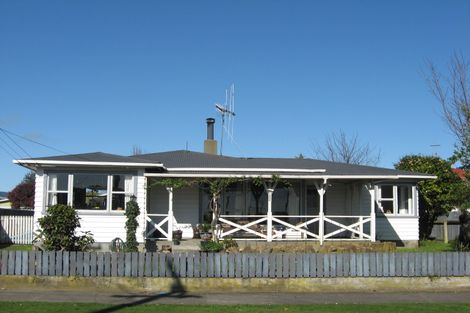 Photo of property in 24 Bledisloe Street, Levin, 5510