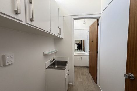 Photo of property in 3/109a Te Atatu Road, Te Atatu South, Auckland, 0610