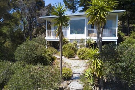Photo of property in 105 Cable Bay Block Road, Cable Bay, 0420