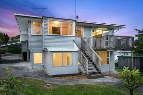 Photo of property in 37 Beaubank Road, Kelston, Auckland, 0602