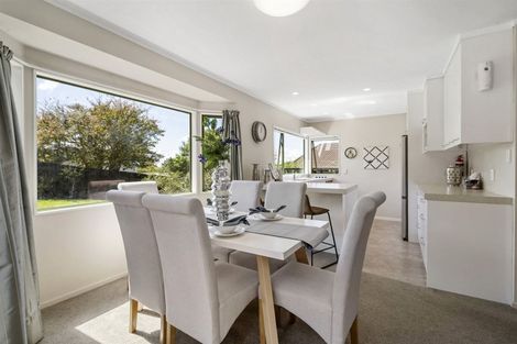 Photo of property in 2/883 East Coast Road, Northcross, Auckland, 0632