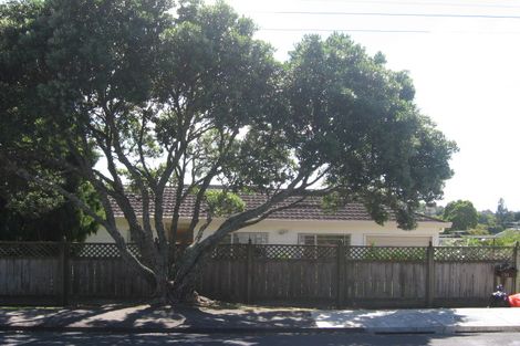 Photo of property in 1/13 Quebec Road, Milford, Auckland, 0620