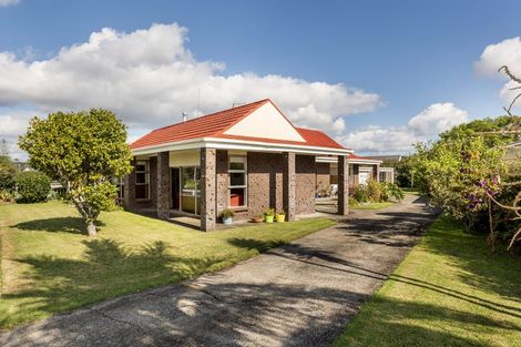 Photo of property in 27 Robinson Road, Whitianga, 3510