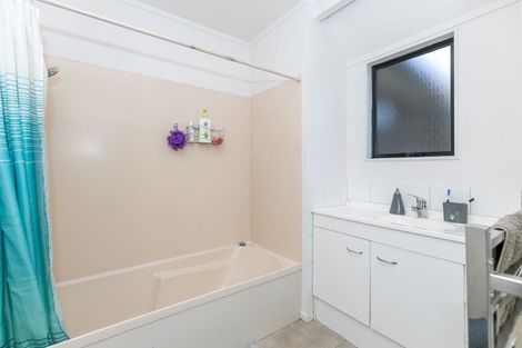 Photo of property in 37 Western Heights Drive, Western Heights, Hamilton, 3200