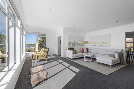 Photo of property in 277 Queens Drive, Lyall Bay, Wellington, 6022