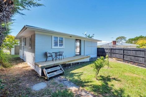 Photo of property in 19 Beaubank Road, Kelston, Auckland, 0602