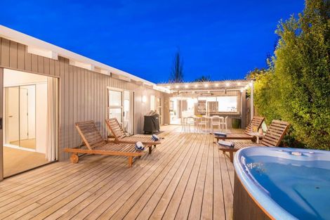 Photo of property in 18 Glengarry Avenue, Manly, Whangaparaoa, 0930