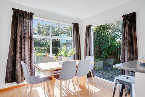 Photo of property in 30 Kowhai Street, Hamilton Lake, Hamilton, 3204