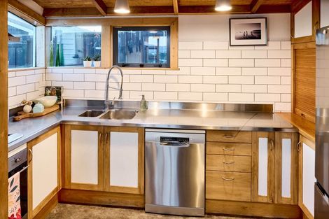 Photo of property in 23 Dargle Way, Island Bay, Wellington, 6023