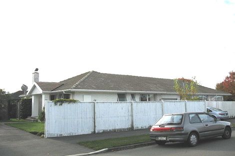 Photo of property in 2 Newbridge Place, Ilam, Christchurch, 8041