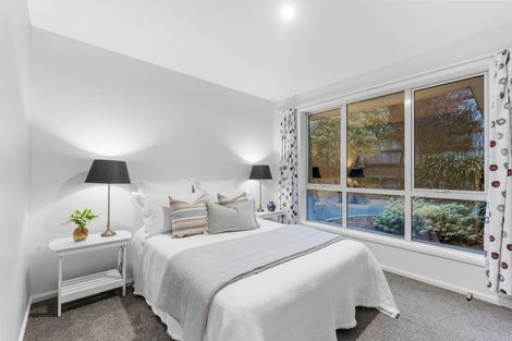 Photo of property in 5 Gilders Grove, Heathcote Valley, Christchurch, 8022