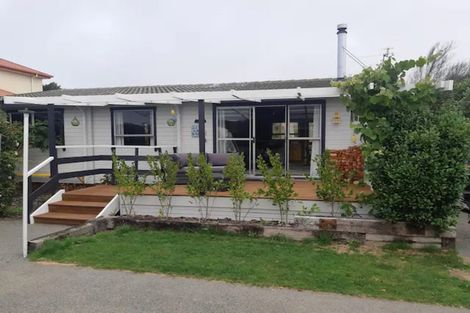 Photo of property in 17 Howe Street, New Brighton, Christchurch, 8083