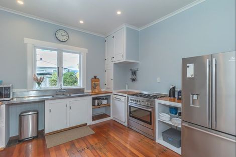 Photo of property in 556a Queen Street East, Levin, 5510