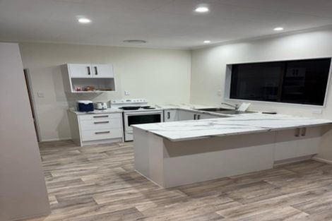 Photo of property in 22 Freyberg Crescent, Waikanae Beach, Waikanae, 5036