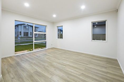 Photo of property in 17 Papareia Road, Karaka, Papakura, 2113