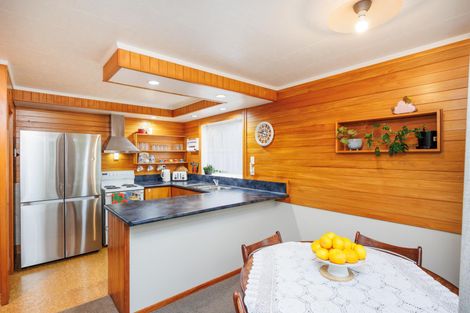 Photo of property in 24 Parkland Crescent, Terrace End, Palmerston North, 4410