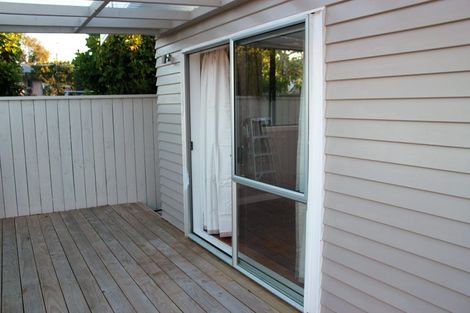 Photo of property in 3 Glen Marine Parade, Glendene, Auckland, 0602