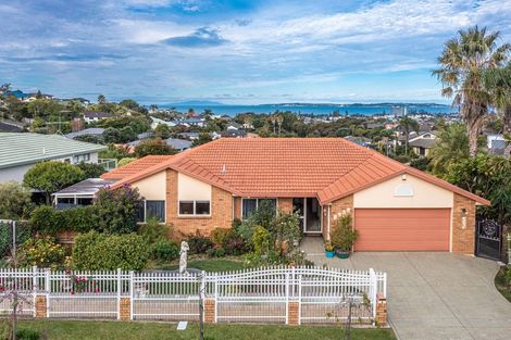 Photo of property in 4 Astor Place, Orewa, 0931