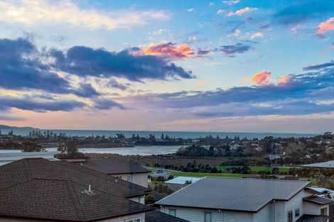 Photo of property in 31 Pioneer Rise, Silverdale, 0932