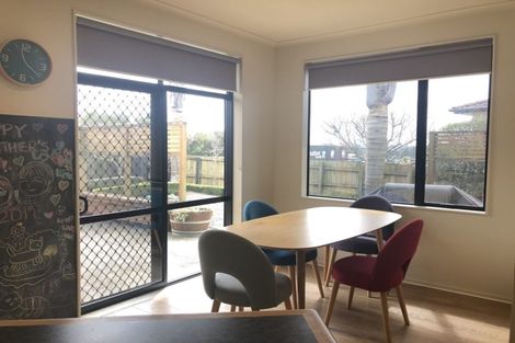 Photo of property in 17 Spoonbill Place, Unsworth Heights, Auckland, 0632