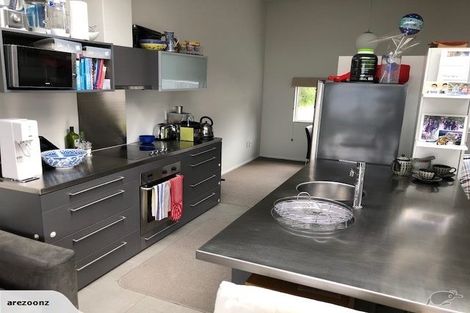 Photo of property in 24/2 Onslow Road, Khandallah, Wellington, 6035