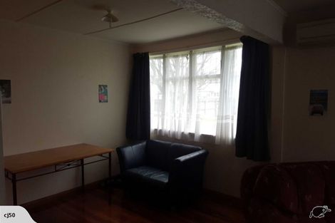 Photo of property in 19 Holland Crescent, Bulls, 4818