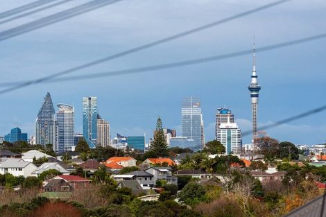 Photo of property in 2 Keys Street, Belmont, Auckland, 0622