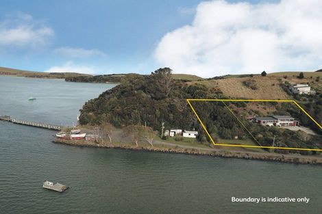 Photo of property in 52 Antrim Street, Waikawa, Tokanui, 9884
