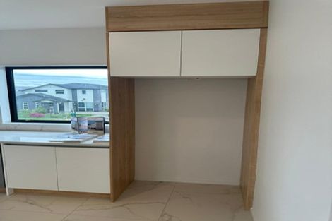 Photo of property in 723a Massey Road, Mangere, Auckland, 2022