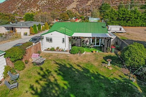 Photo of property in 74 Bledisloe Street, Kurow, 9435