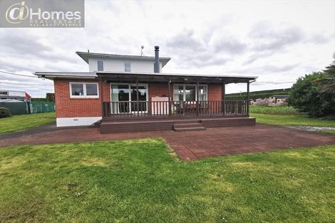 Photo of property in 84 Old North Road, Kumeu, 0892