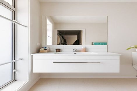 Photo of property in 58 Kayelene Place, Omokoroa, 3114