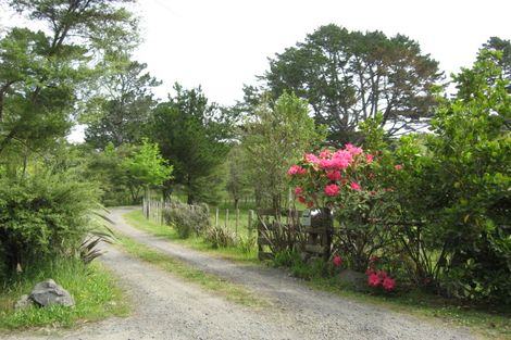 Photo of property in 44 Wintour Road, Waimauku, 0812