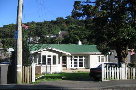 Photo of property in 49 Cluny Road, Plimmerton, Porirua, 5026
