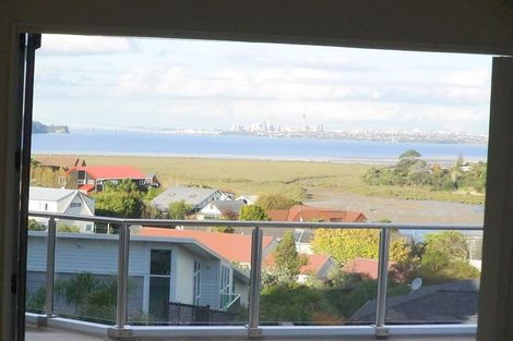 Photo of property in 9 Graceview Way, West Harbour, Auckland, 0618