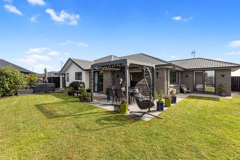 Photo of property in 25 Kaiora Drive, Papamoa Beach, Papamoa, 3118