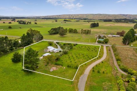 Photo of property in 122 Cross Line, Morison Bush, Greytown, 5794
