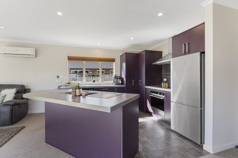 Photo of property in 19 Walnut Grove, Kelvin Grove, Palmerston North, 4414