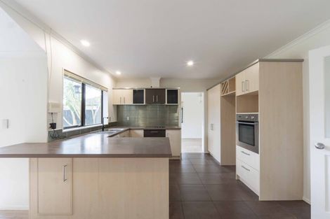 Photo of property in 16 Ravenscourt Place, Huntington, Hamilton, 3210