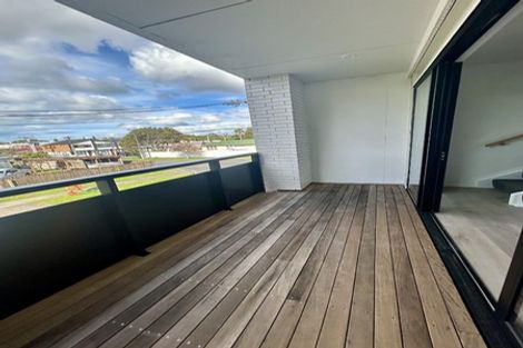 Photo of property in 15 Tiraumea Drive, Pakuranga, Auckland, 2010