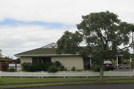 Photo of property in 16 Donegan Place, Conifer Grove, Takanini, 2112
