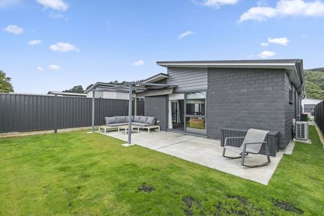Photo of property in 14 Buddle Road, Wallaceville, Upper Hutt, 5018