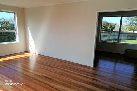Photo of property in 11 Karo Place, Glendene, Auckland, 0602