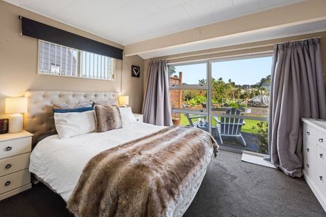 Photo of property in 11 Pohutukawa Drive, Opunake, 4616